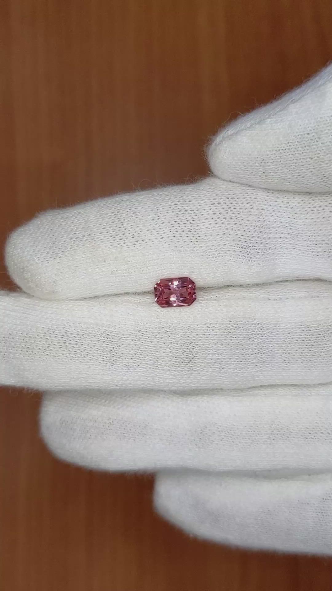 1.00 Ct. Reddish Pink Sapphire from Ceylon (Sri Lanka) Size Video