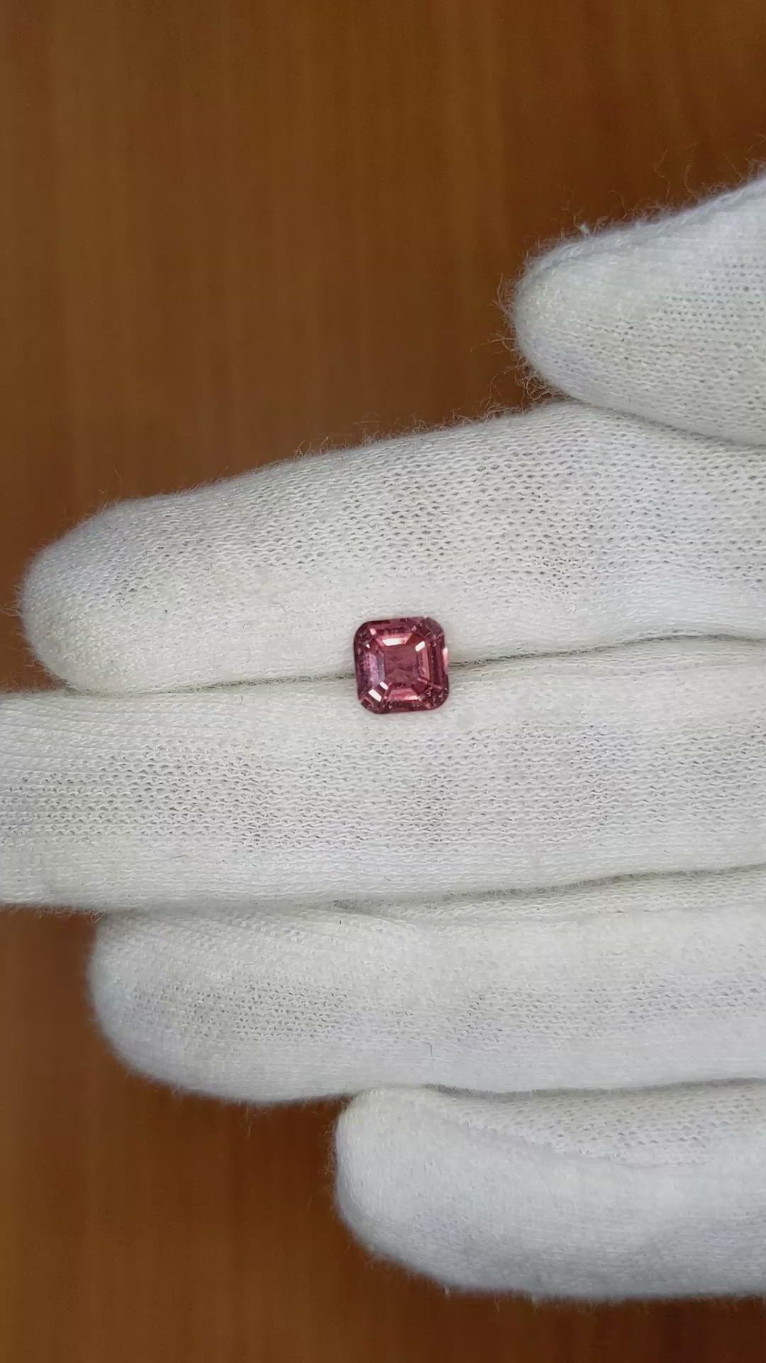 1.43 Ct. Reddish Pink Sapphire from Ceylon (Sri Lanka) Size Video