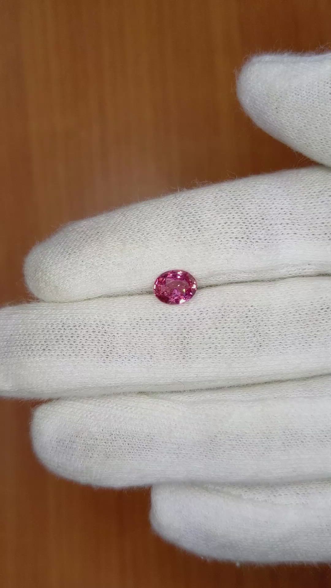 1.13 Ct. Reddish Pink Sapphire from Ceylon (Sri Lanka) Size Video