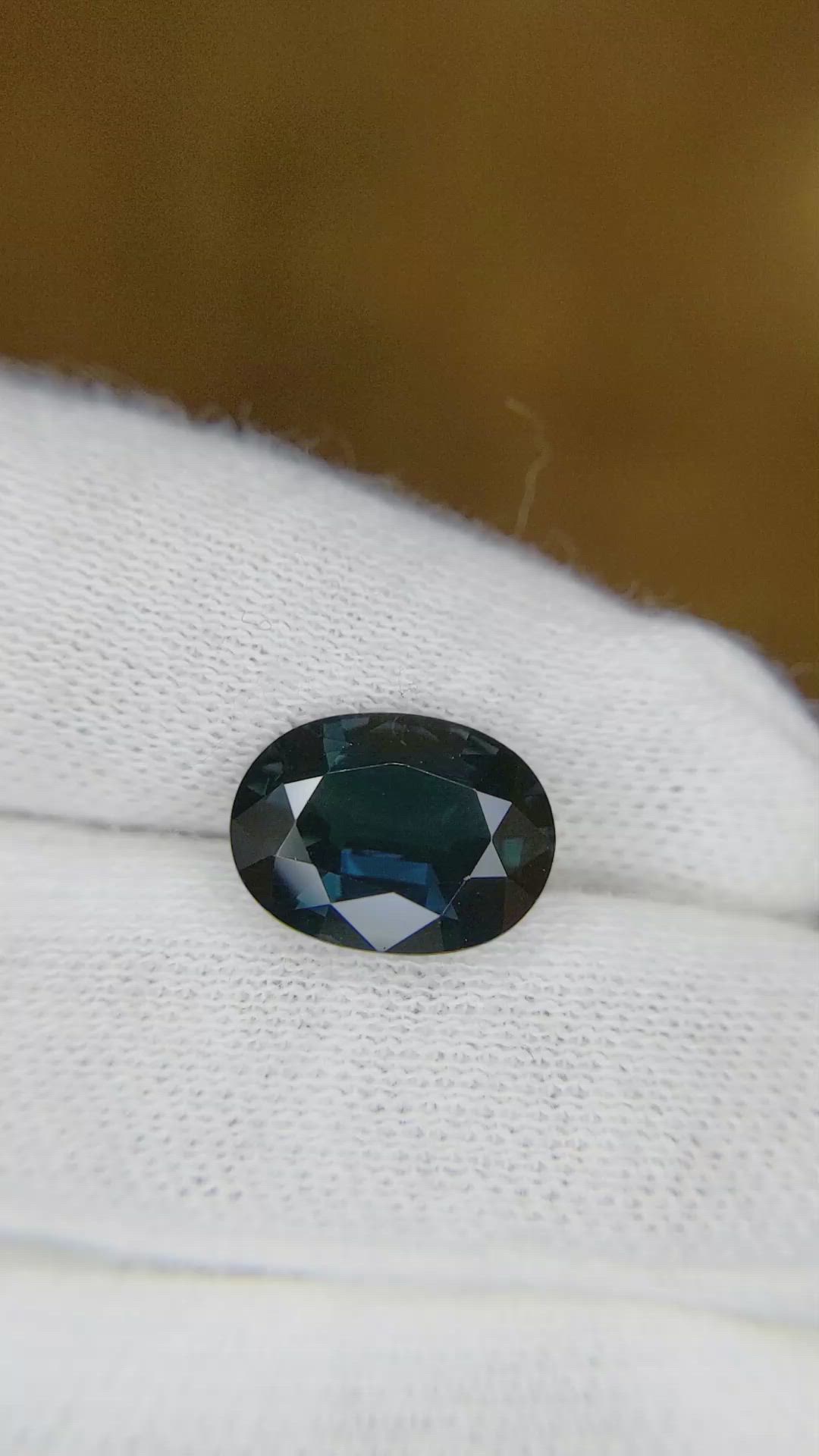 4.35 Ct. Bluish Green Sapphire from Ceylon (Sri Lanka) Size Video
