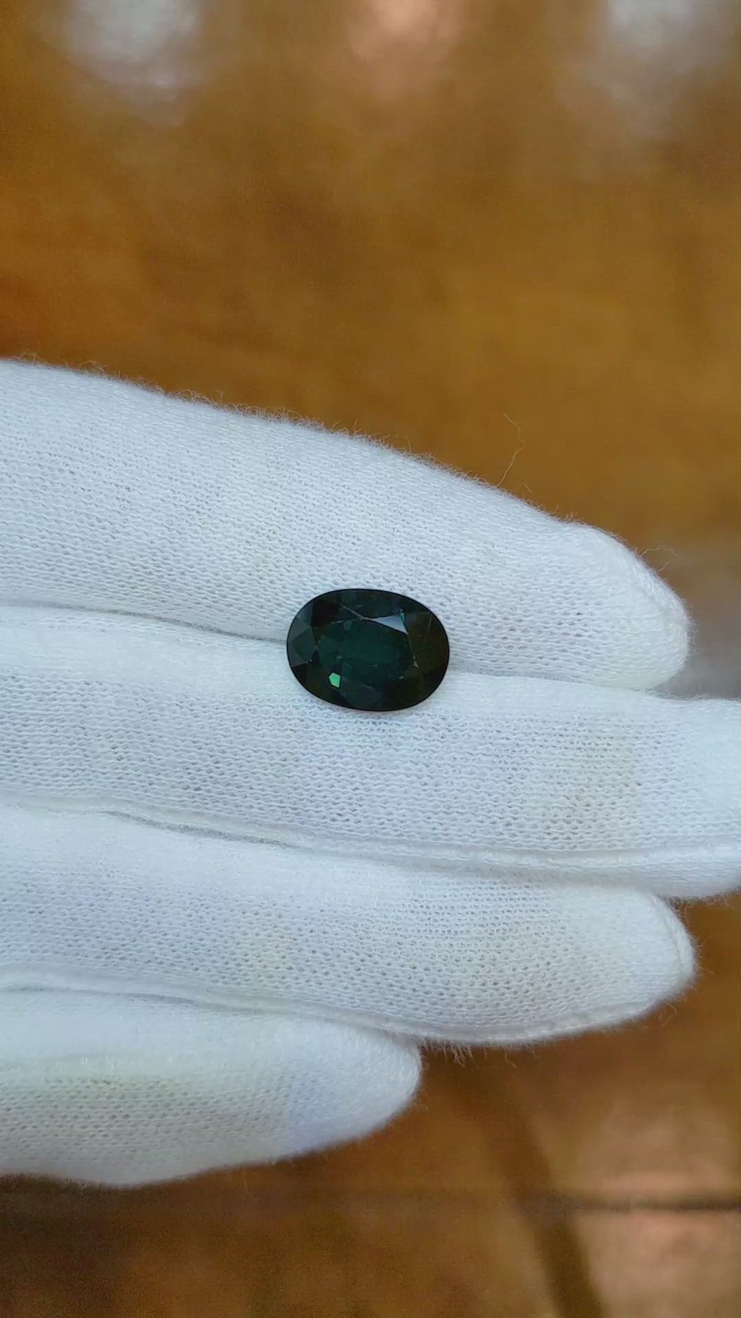 4.35 Ct. Bluish Green Sapphire from Ceylon (Sri Lanka) Size Video