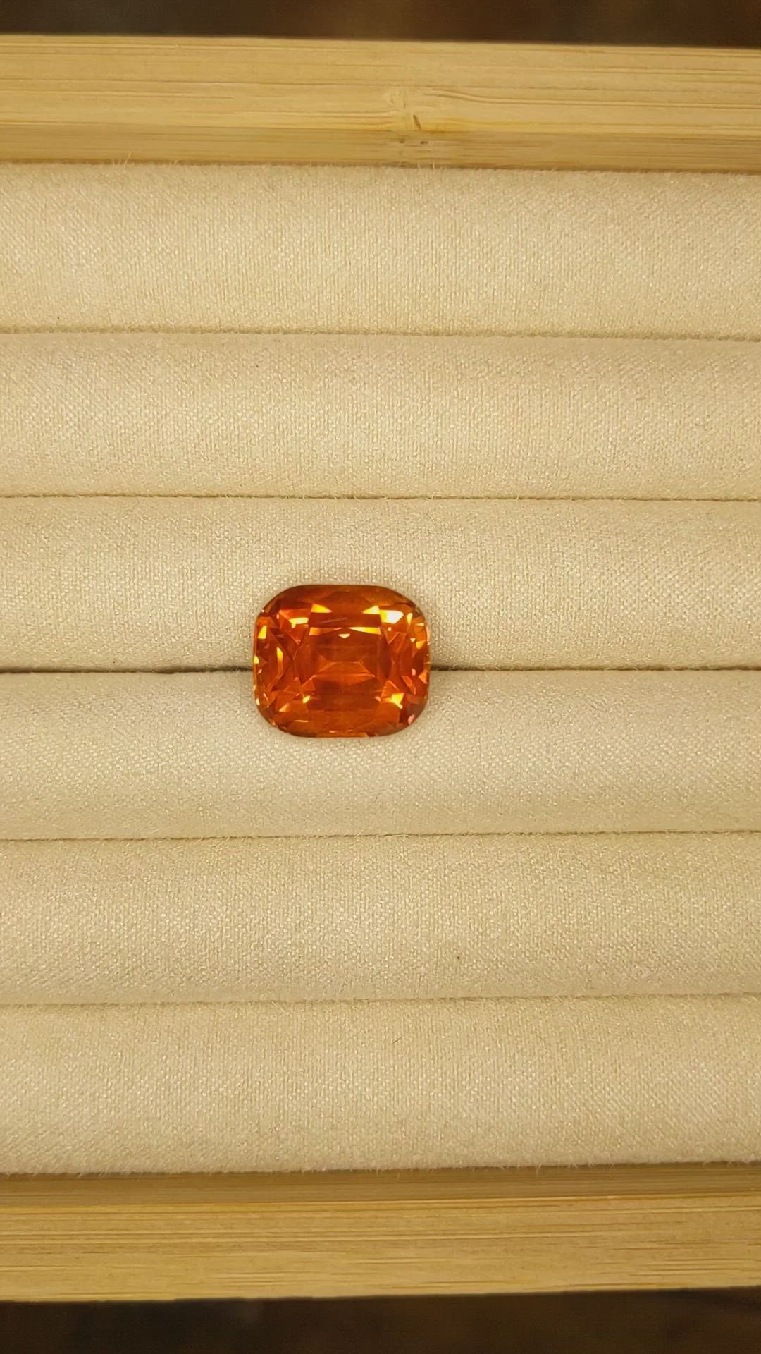 20.75 Ct. Orange Sapphire from Ceylon (Sri Lanka) Size Video