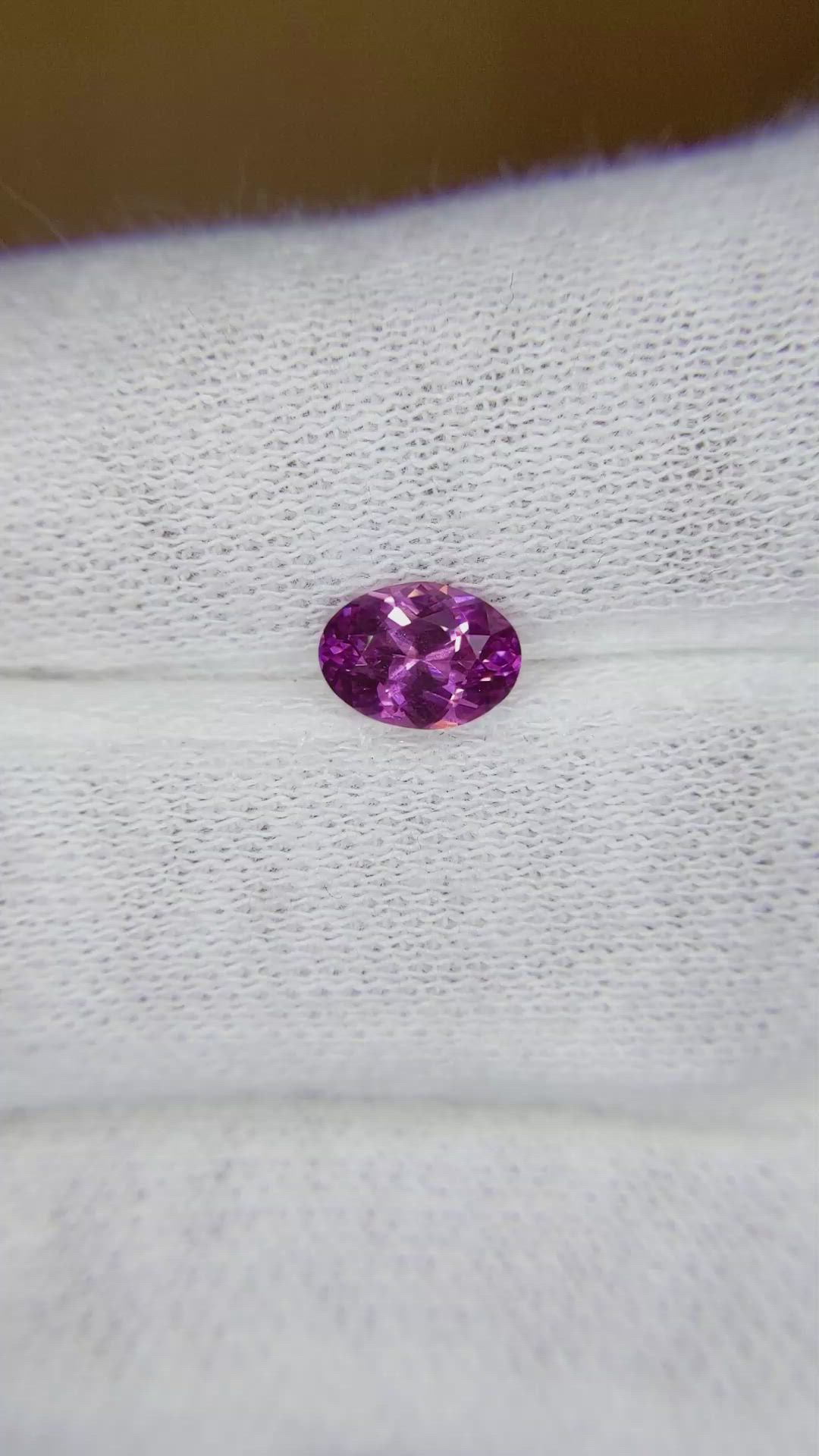 0.92 Ct. Pinkish Purple Sapphire from Ceylon (Sri Lanka) Size Video