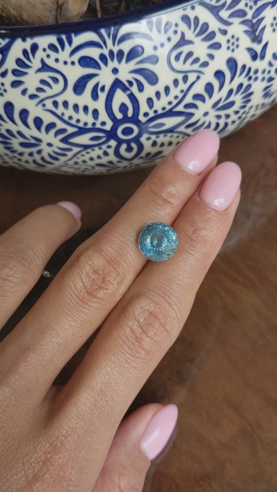 6.99 Ct. Greyish Blue Sapphire from Montana Size Video