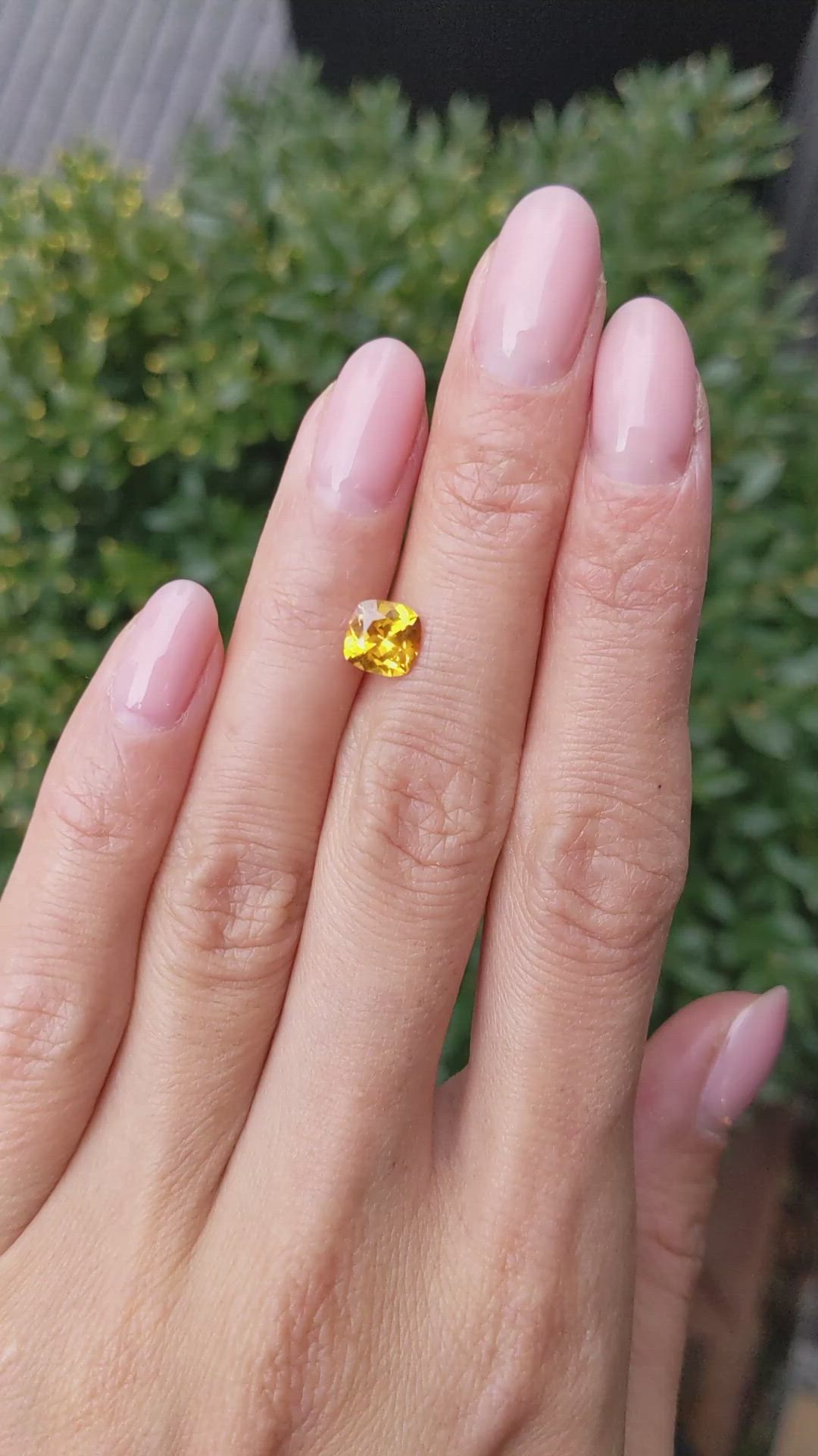 1.39 Ct. Yellowish Orange Sapphire from Ceylon (Sri Lanka) Size Video