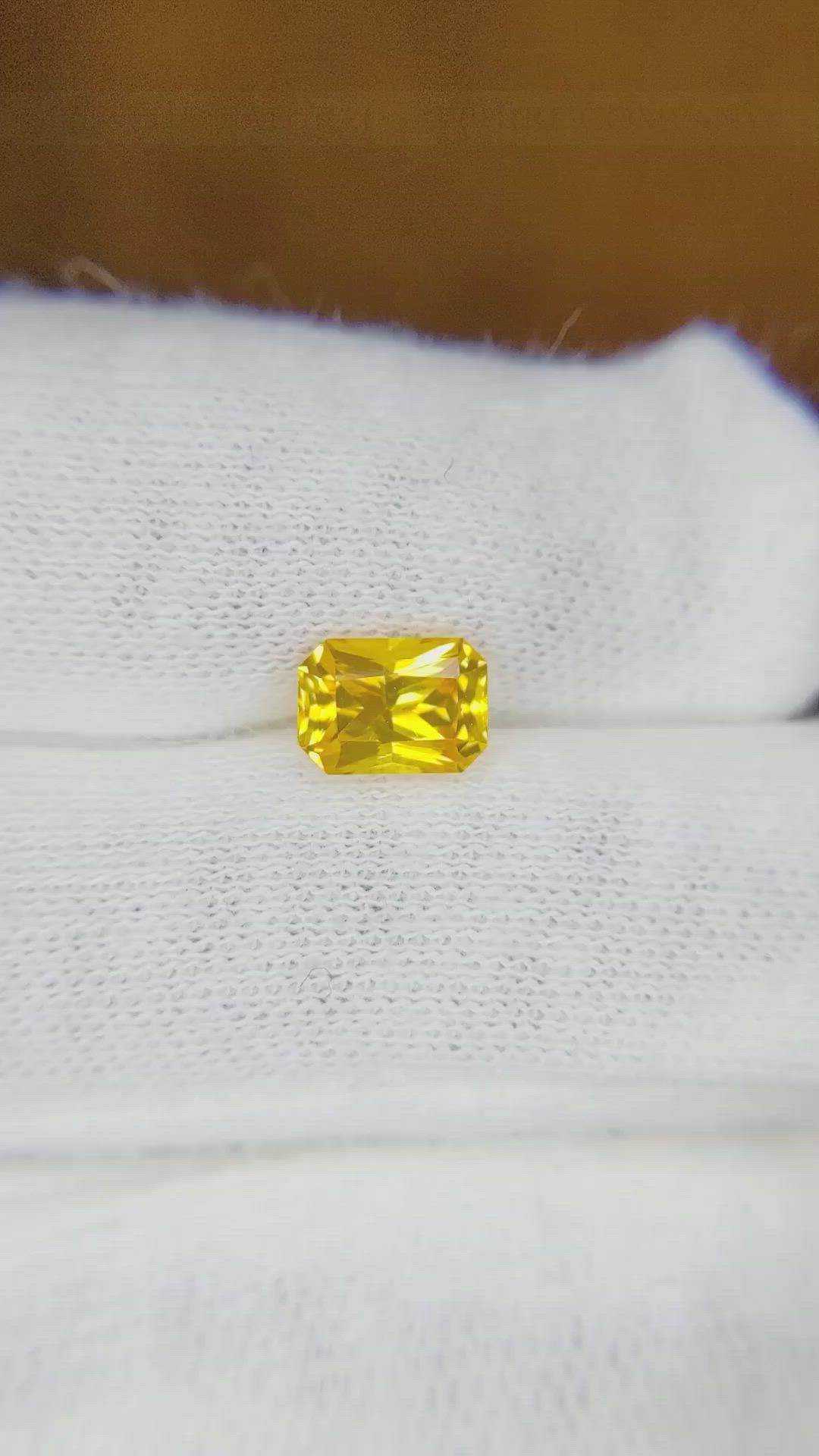 1.24 Ct. Sapphire from Ceylon (Sri Lanka) Size Video