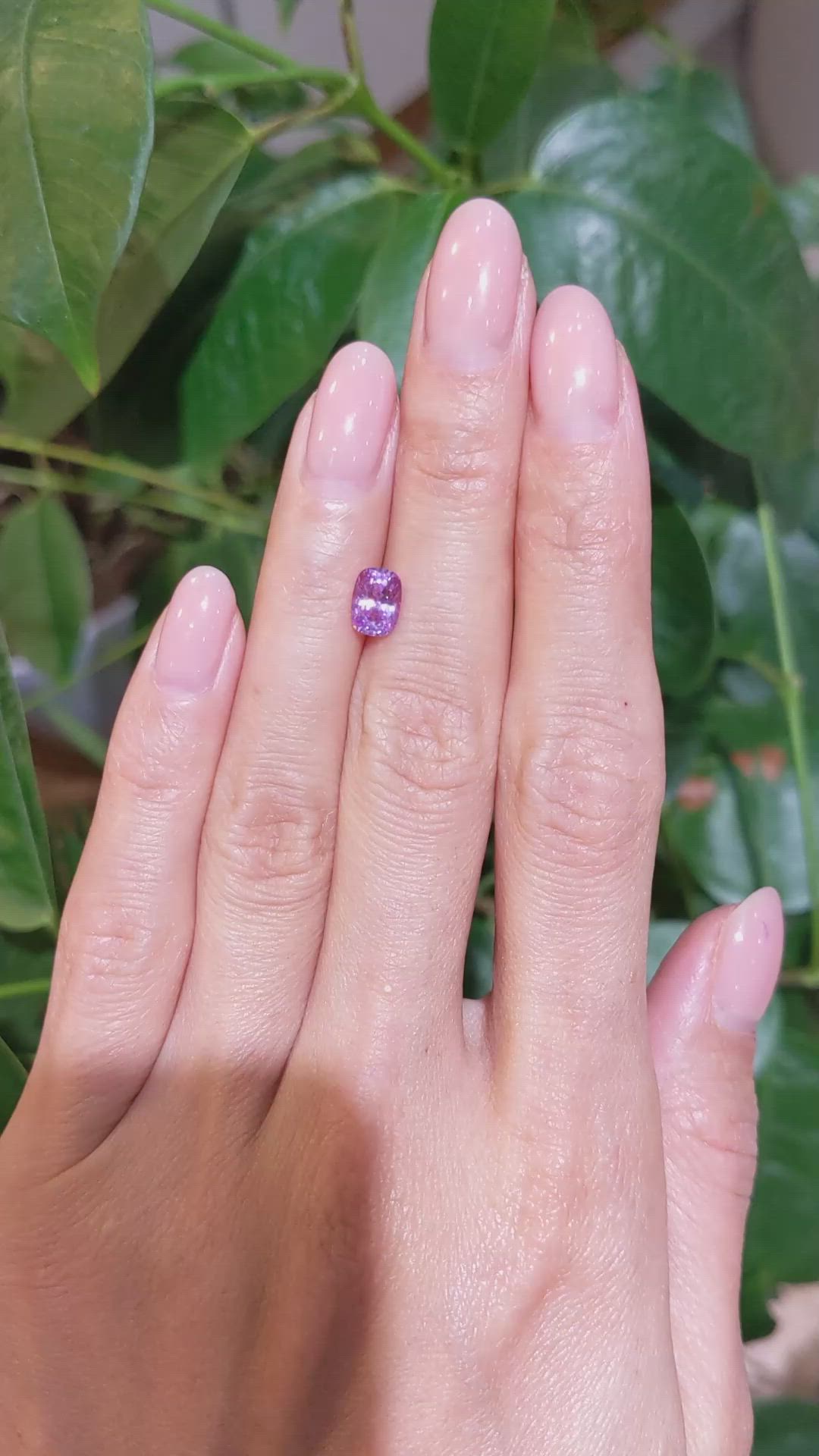 1.05 Ct. Pinkish Purple Sapphire from Ceylon (Sri Lanka) Size Video