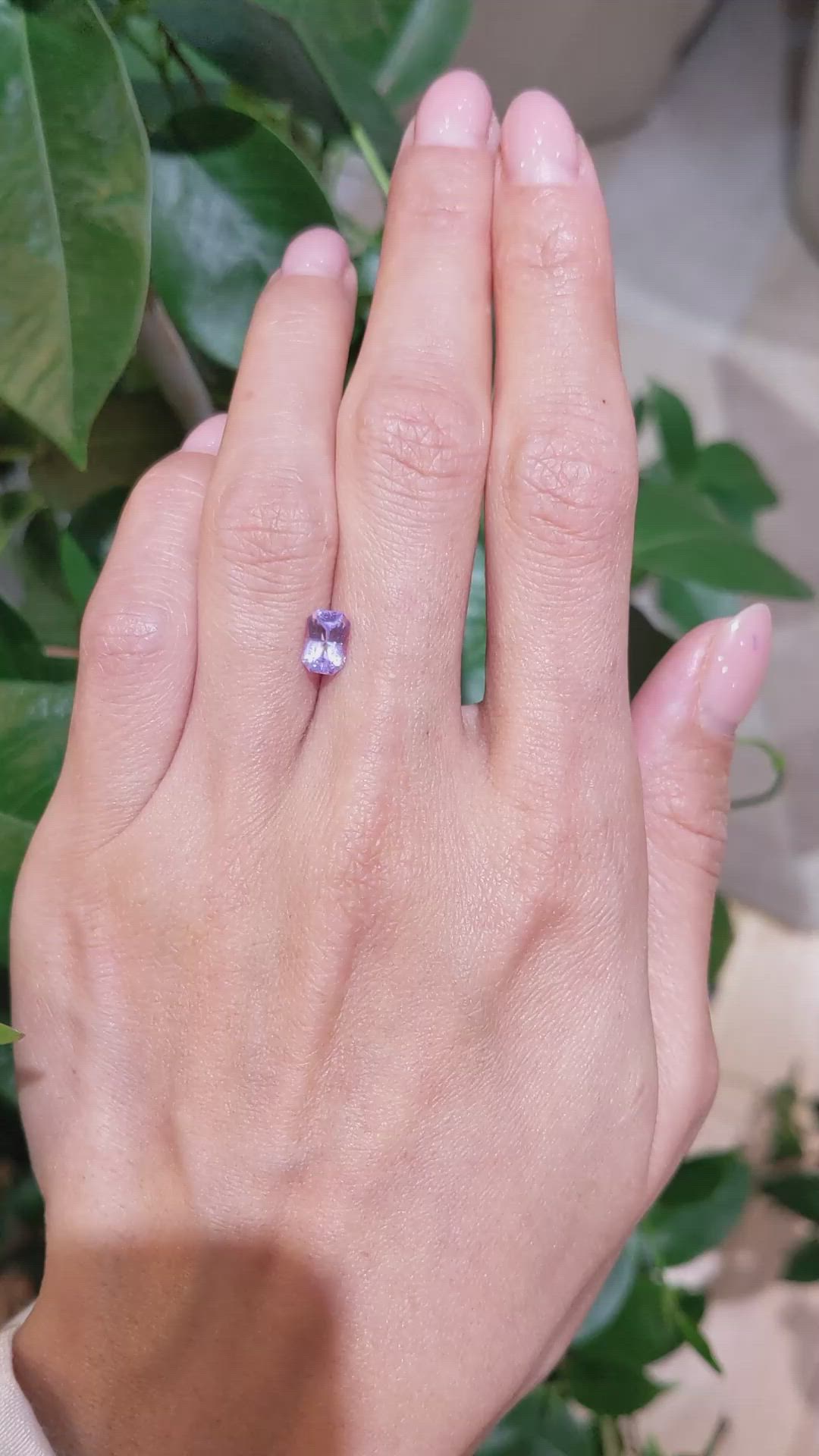 1.05 Ct. Pinkish Purple Sapphire from Ceylon (Sri Lanka) Size Video