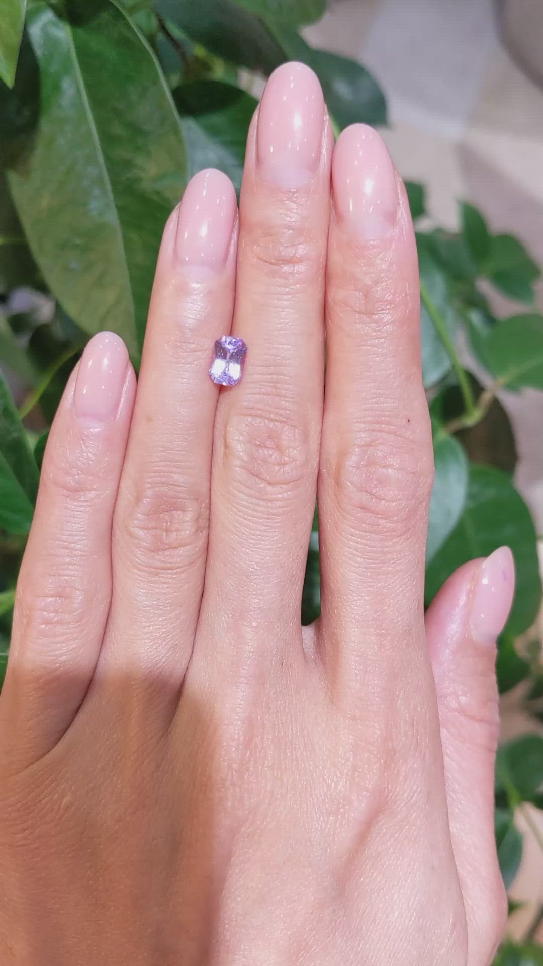 1.05 Ct. Pinkish Purple Sapphire from Ceylon (Sri Lanka) Size Video