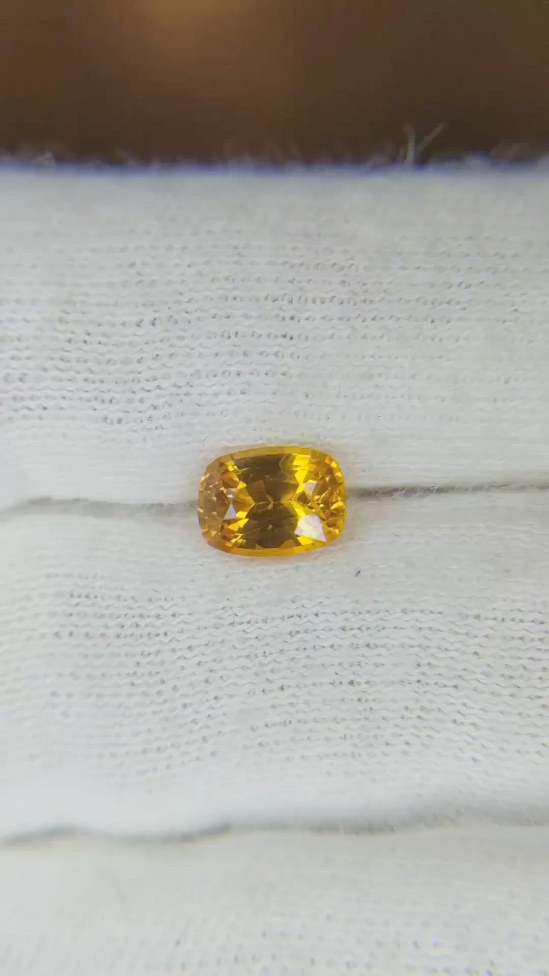 1.14 Ct. Orange Sapphire from Ceylon (Sri Lanka) Size Video