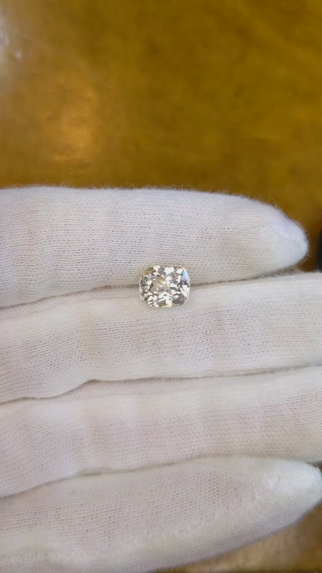 3.22 Ct. Yellow Sapphire from Ceylon (Sri Lanka) Size Video