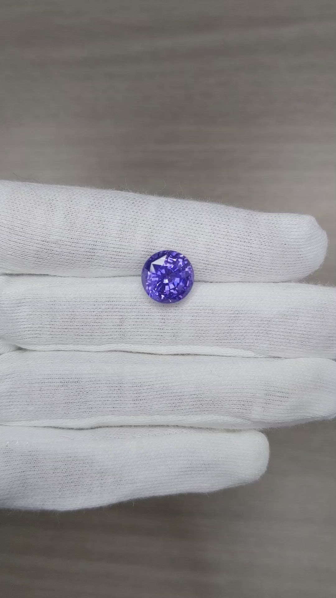 6.90 Ct. Violet Sapphire from Ceylon (Sri Lanka) Size Video