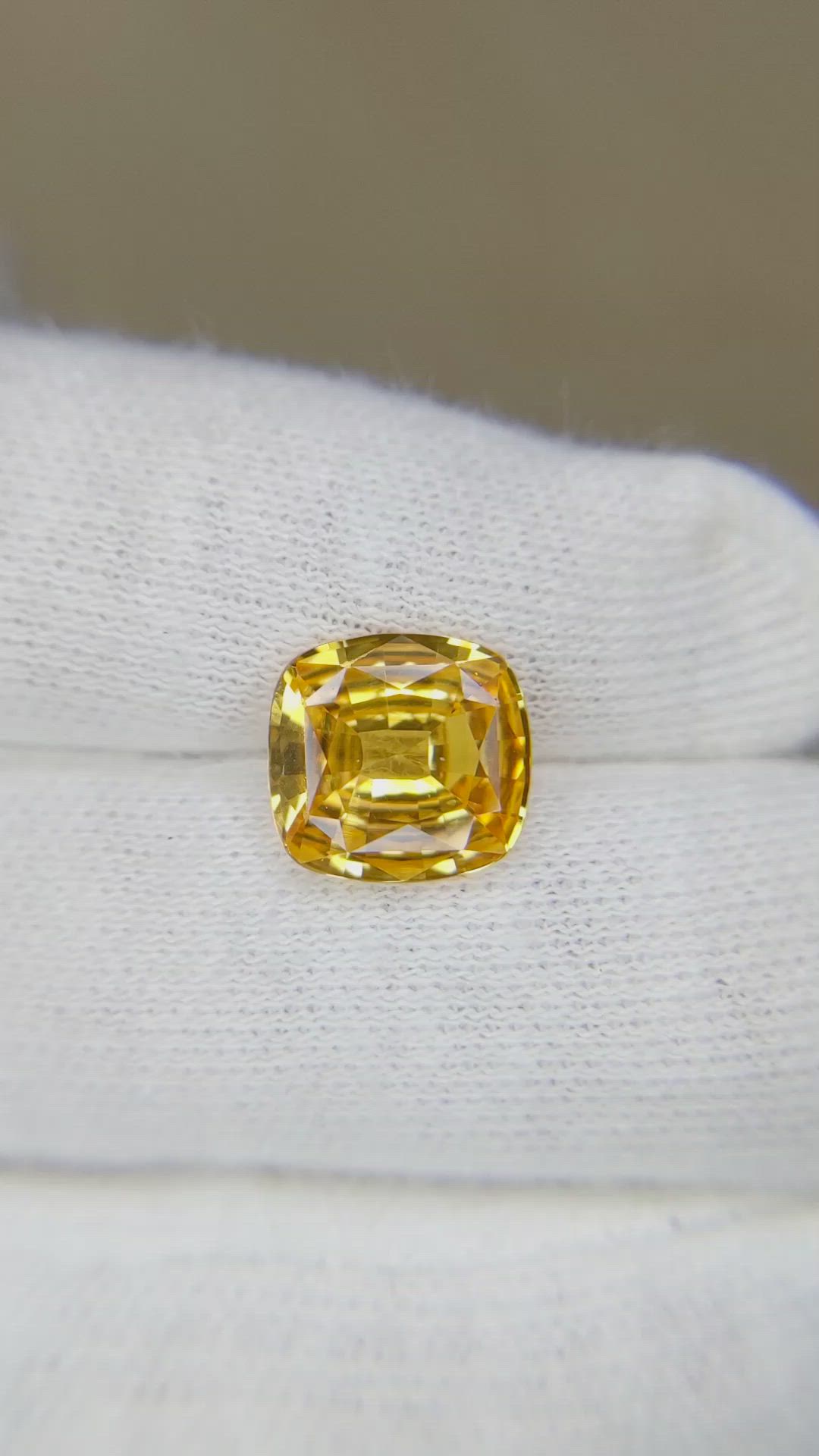 3.25 Ct. Orangish Yellow Sapphire from Ceylon (Sri Lanka) Size Video