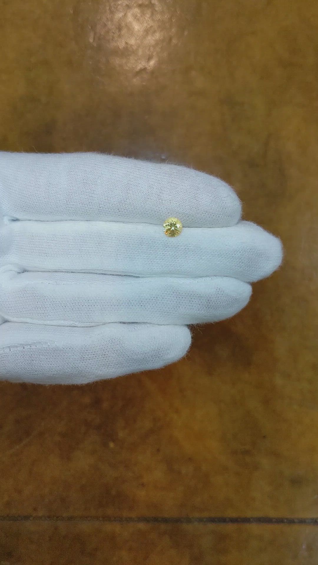 0.80 Ct. Yellow Sapphire from Ceylon (Sri Lanka) Size Video