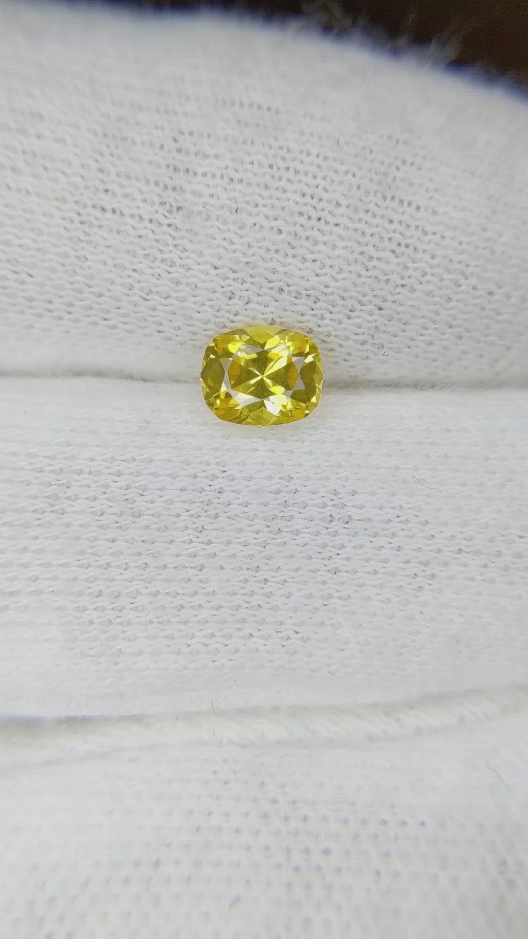 0.67 Ct. Yellow Sapphire from Ceylon (Sri Lanka) Size Video