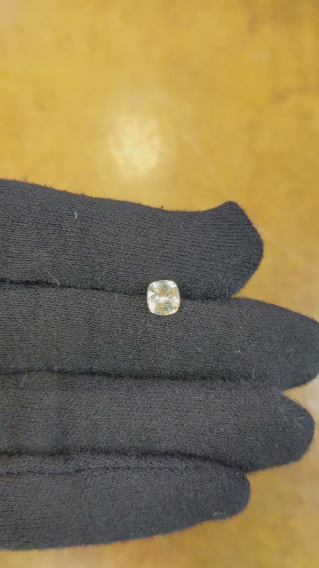 1.26 Ct. Yellow Sapphire from Ceylon (Sri Lanka) Size Video