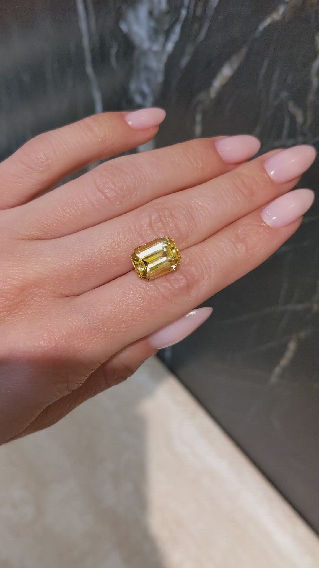 8.06 Ct. Yellow Sapphire from Ceylon (Sri Lanka) Size Video