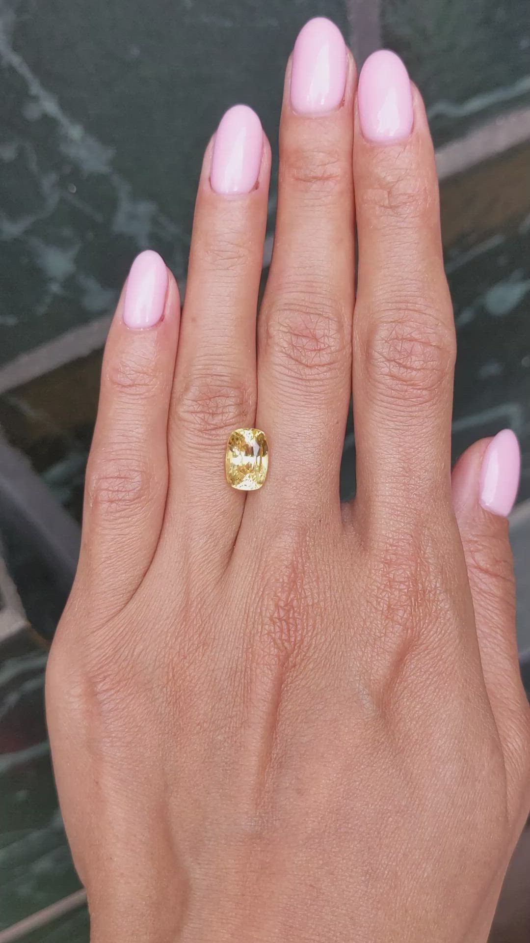 4.40 Ct. Yellow Sapphire from Ceylon (Sri Lanka) Size Video