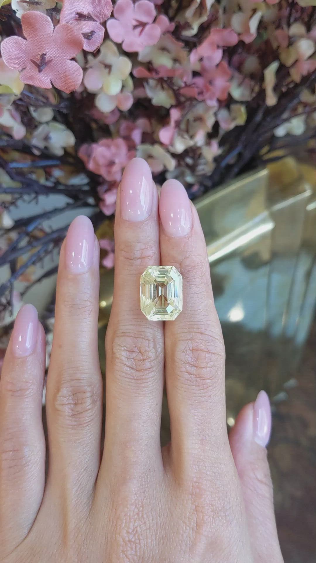 16.34 Ct. Yellow Sapphire from Ceylon (Sri Lanka) Size Video