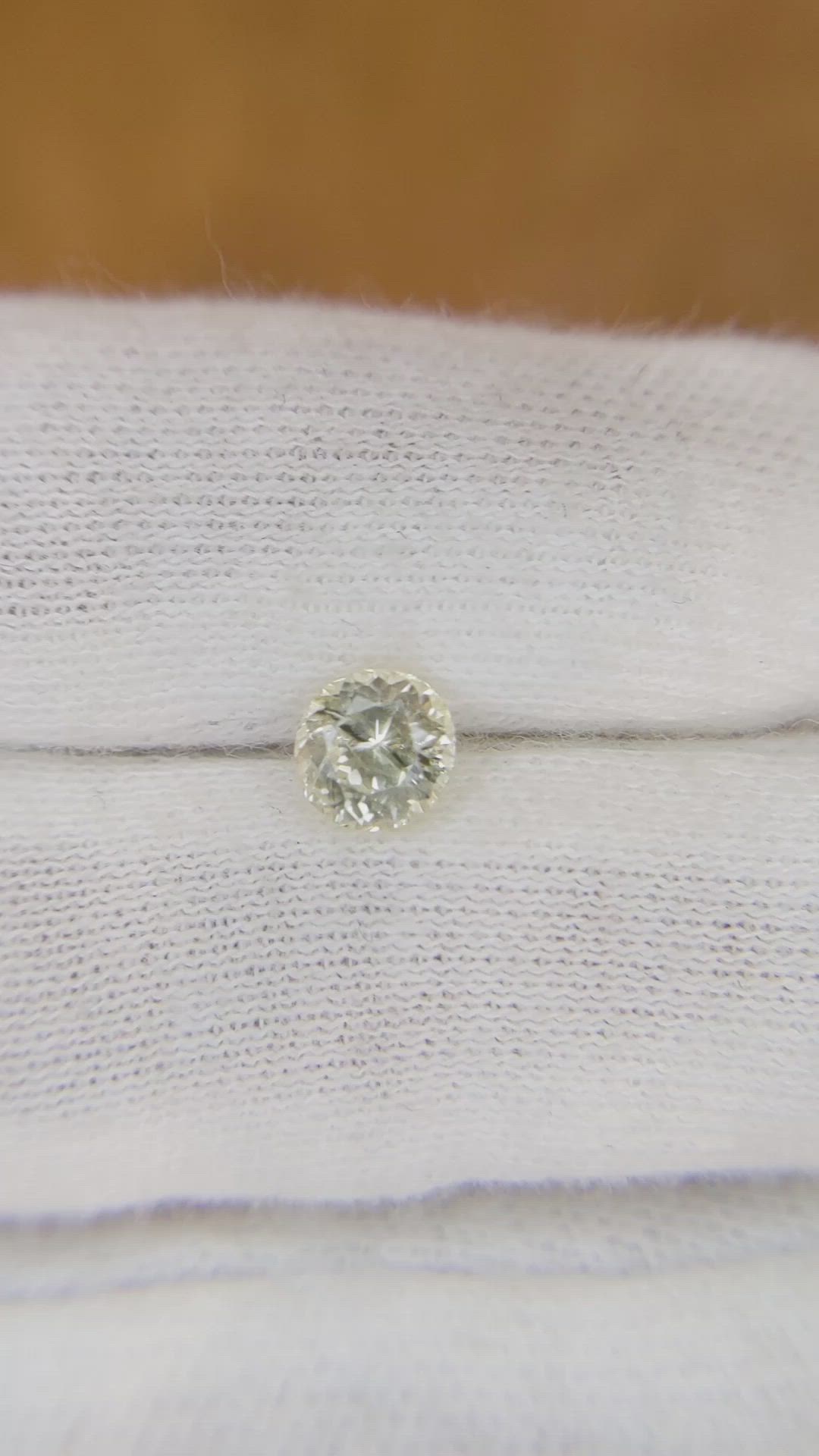 0.82 Ct. Yellow Sapphire from Ceylon (Sri Lanka) Size Video