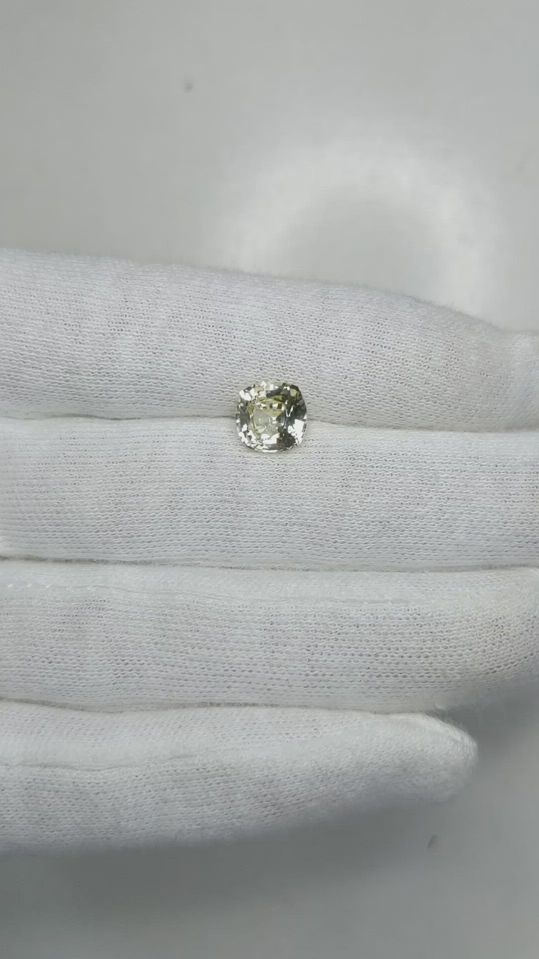 2.28 Ct. Sapphire from Ceylon (Sri Lanka) Size Video