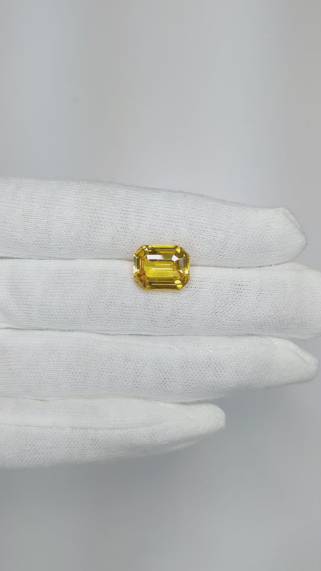 7.62 Ct. Orangish Yellow Sapphire from Ceylon (Sri Lanka) Size Video