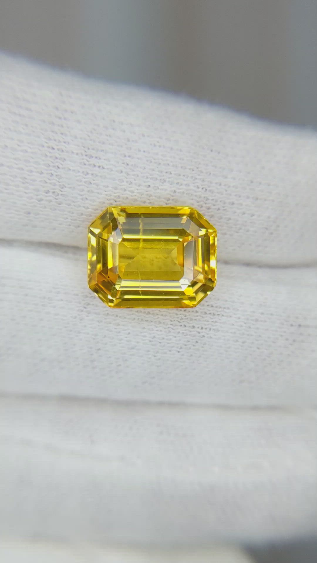 7.62 Ct. Orangish Yellow Sapphire from Ceylon (Sri Lanka) Size Video