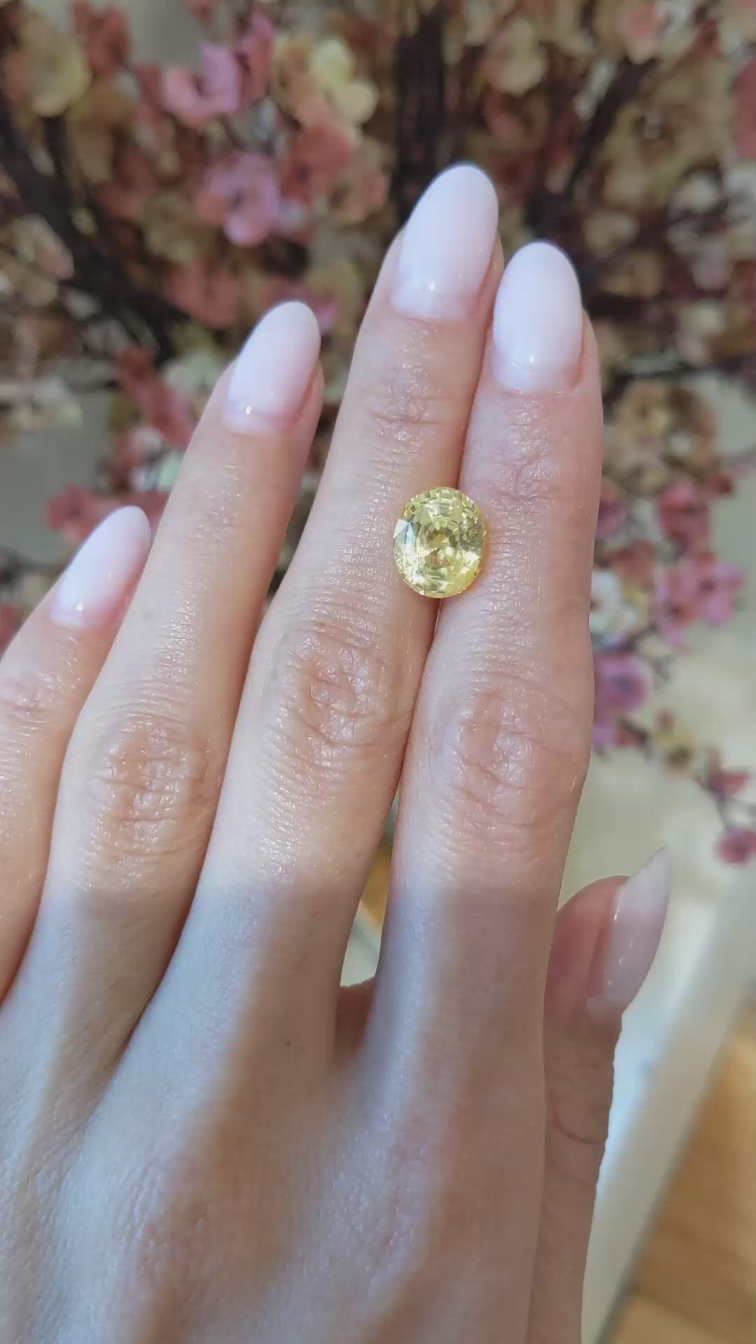 5.04 Ct. Yellow Sapphire from Ceylon (Sri Lanka) Size Video