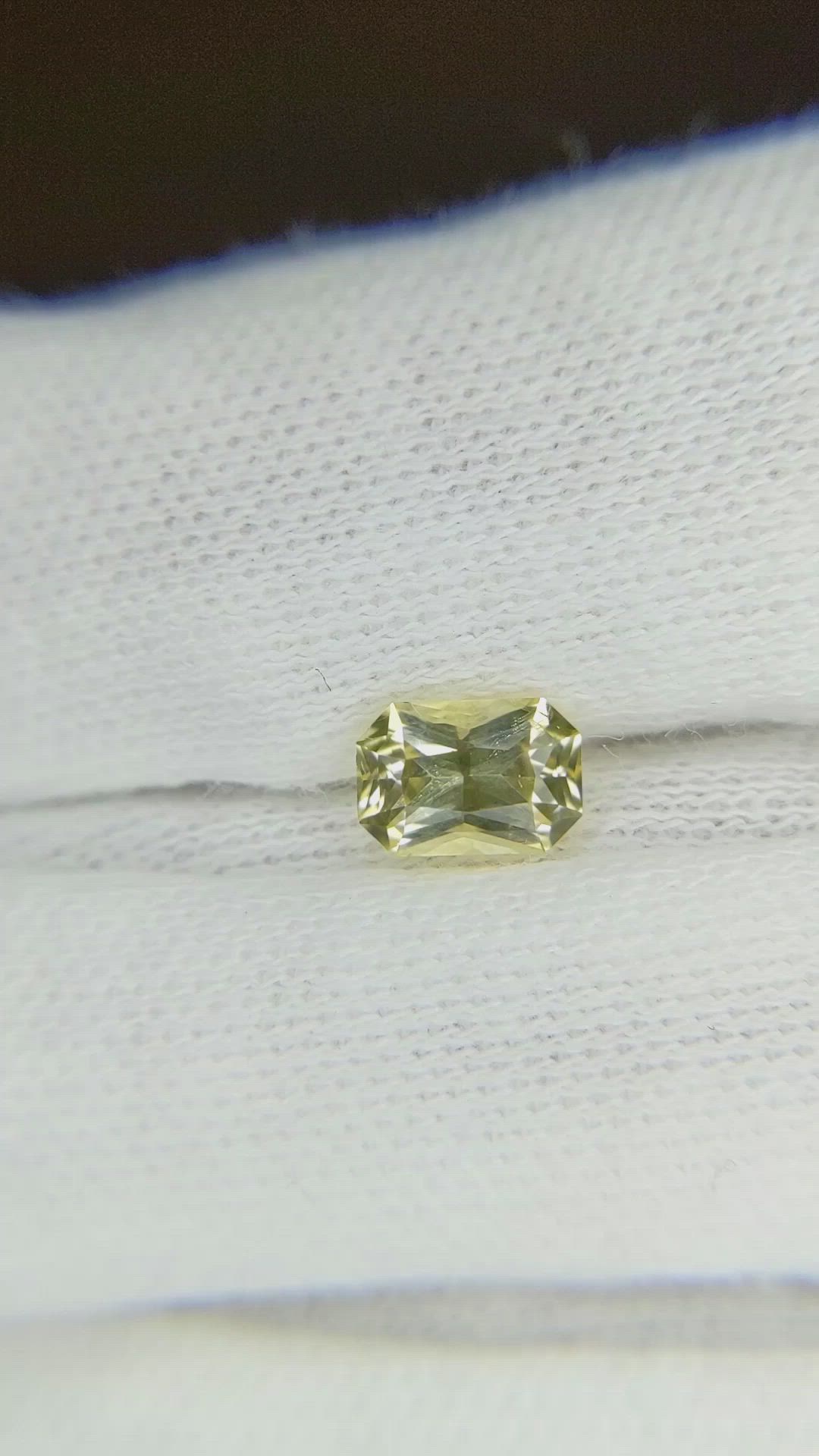 0.92 Ct. Yellow Sapphire from Ceylon (Sri Lanka) Size Video