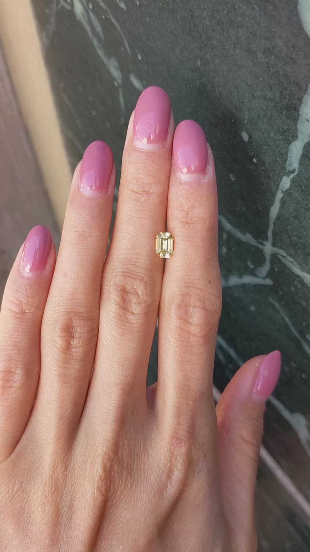 1.00 Ct. Yellow Sapphire from Ceylon (Sri Lanka) Size Video