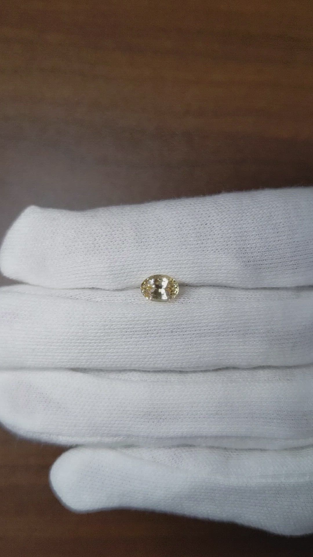 1.06 Ct. Yellow Sapphire from Ceylon (Sri Lanka) Size Video