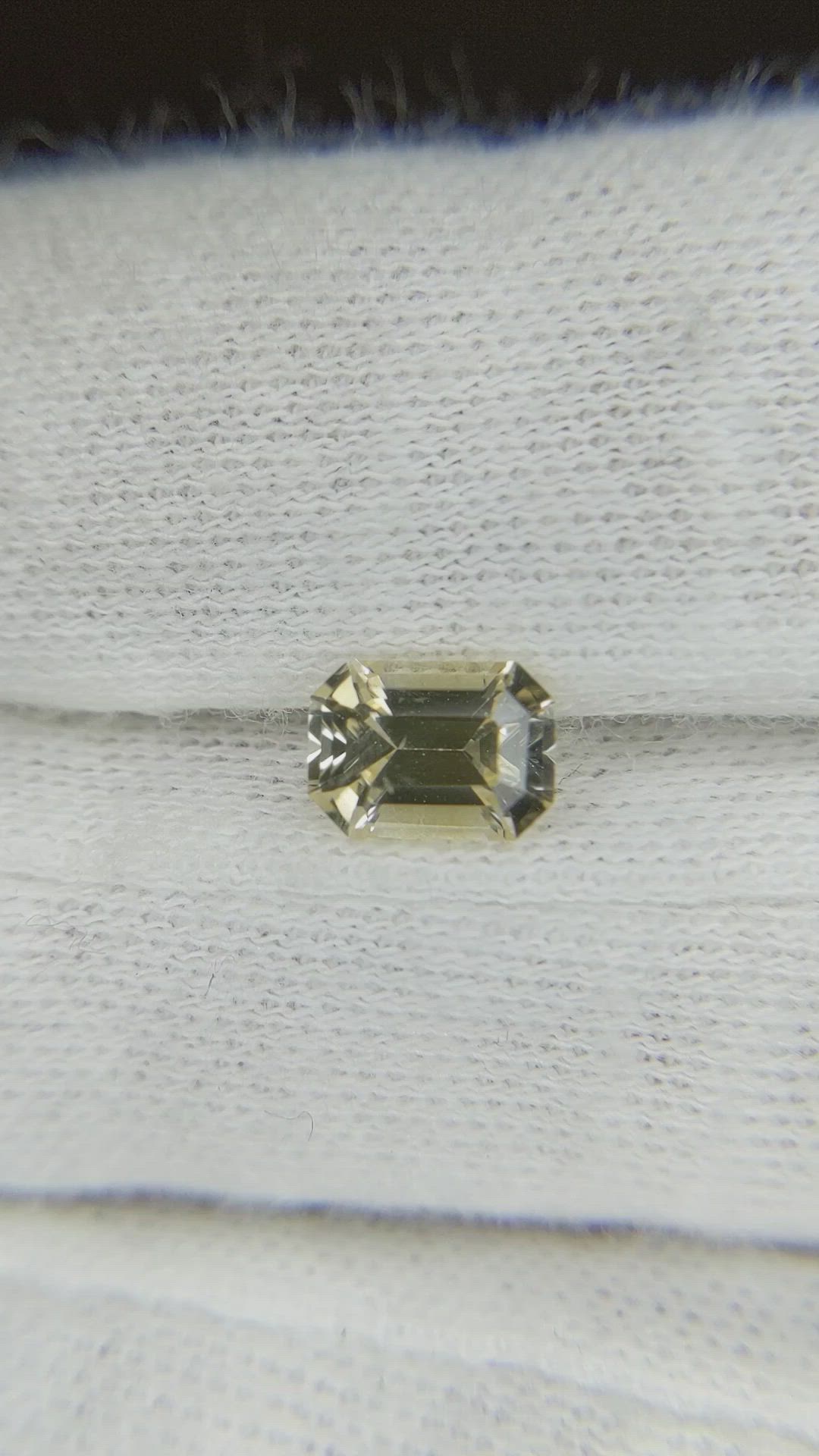 1.13 Ct. Yellow Sapphire from Ceylon (Sri Lanka) Size Video