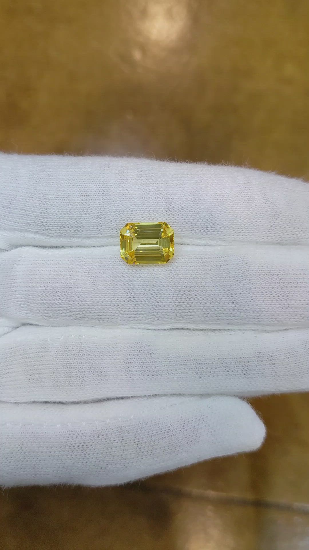 4.04 Ct. Yellow Sapphire from Ceylon (Sri Lanka) Size Video