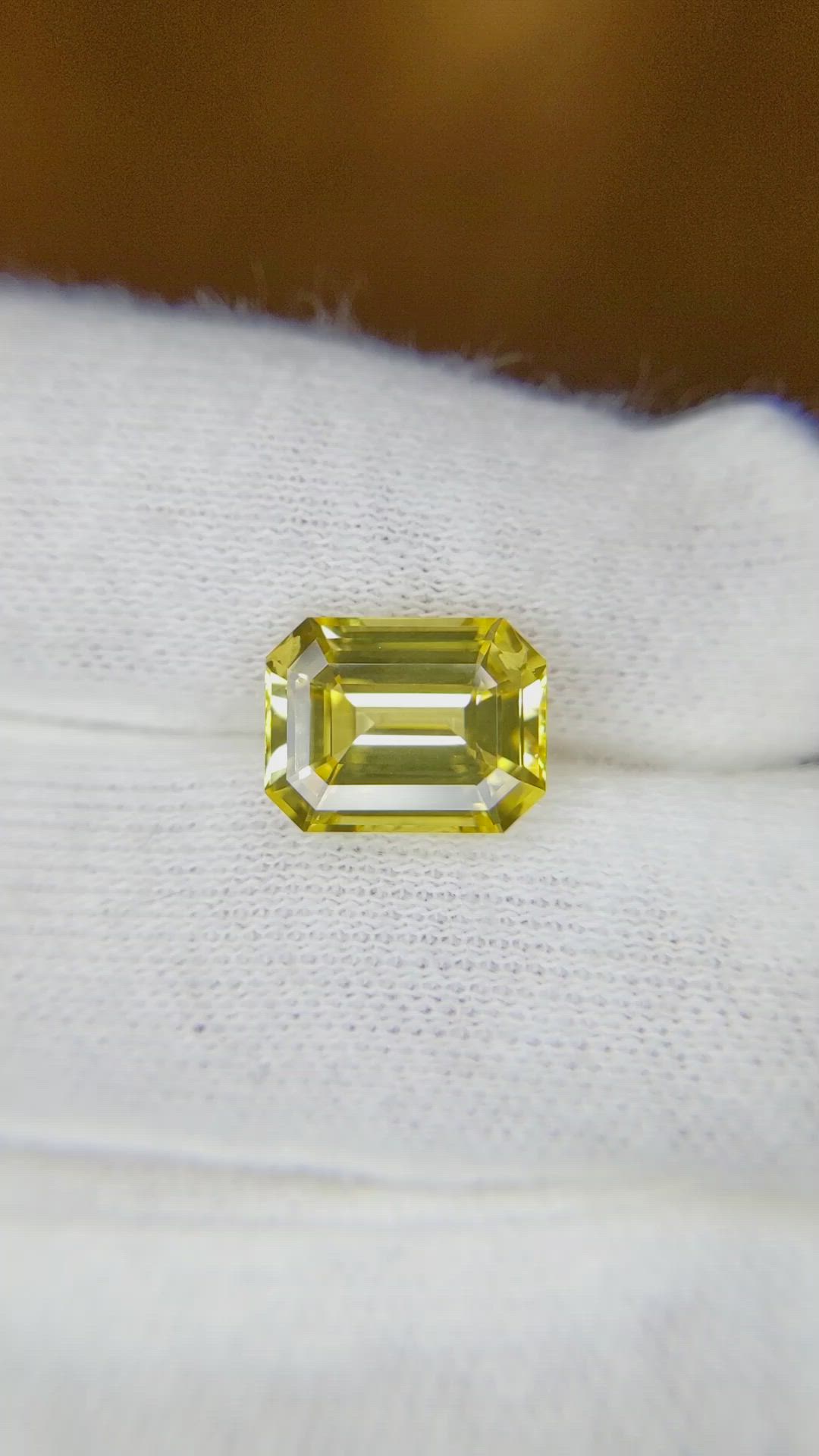 4.04 Ct. Yellow Sapphire from Ceylon (Sri Lanka) Size Video