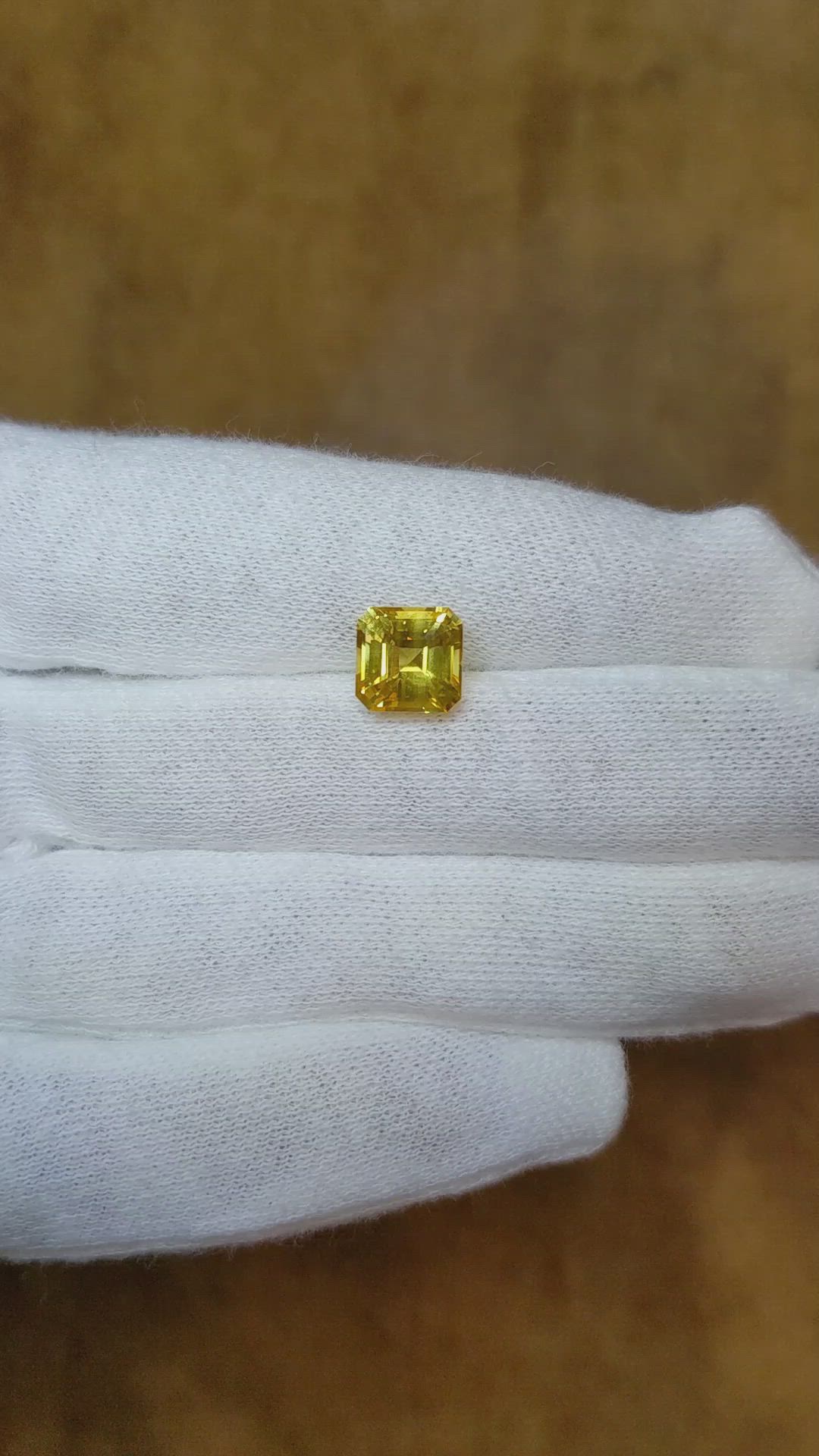 2.94 Ct. Yellow Sapphire from Ceylon (Sri Lanka) Size Video