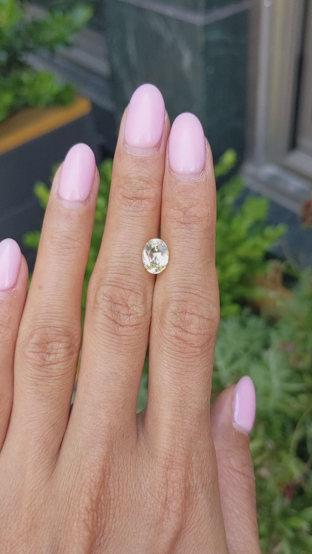 2.22 Ct. Yellow Sapphire from Ceylon (Sri Lanka) Size Video