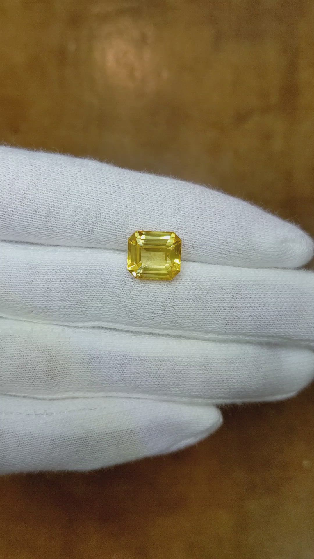 6.10 Ct. Yellow Sapphire from Ceylon (Sri Lanka) Size Video