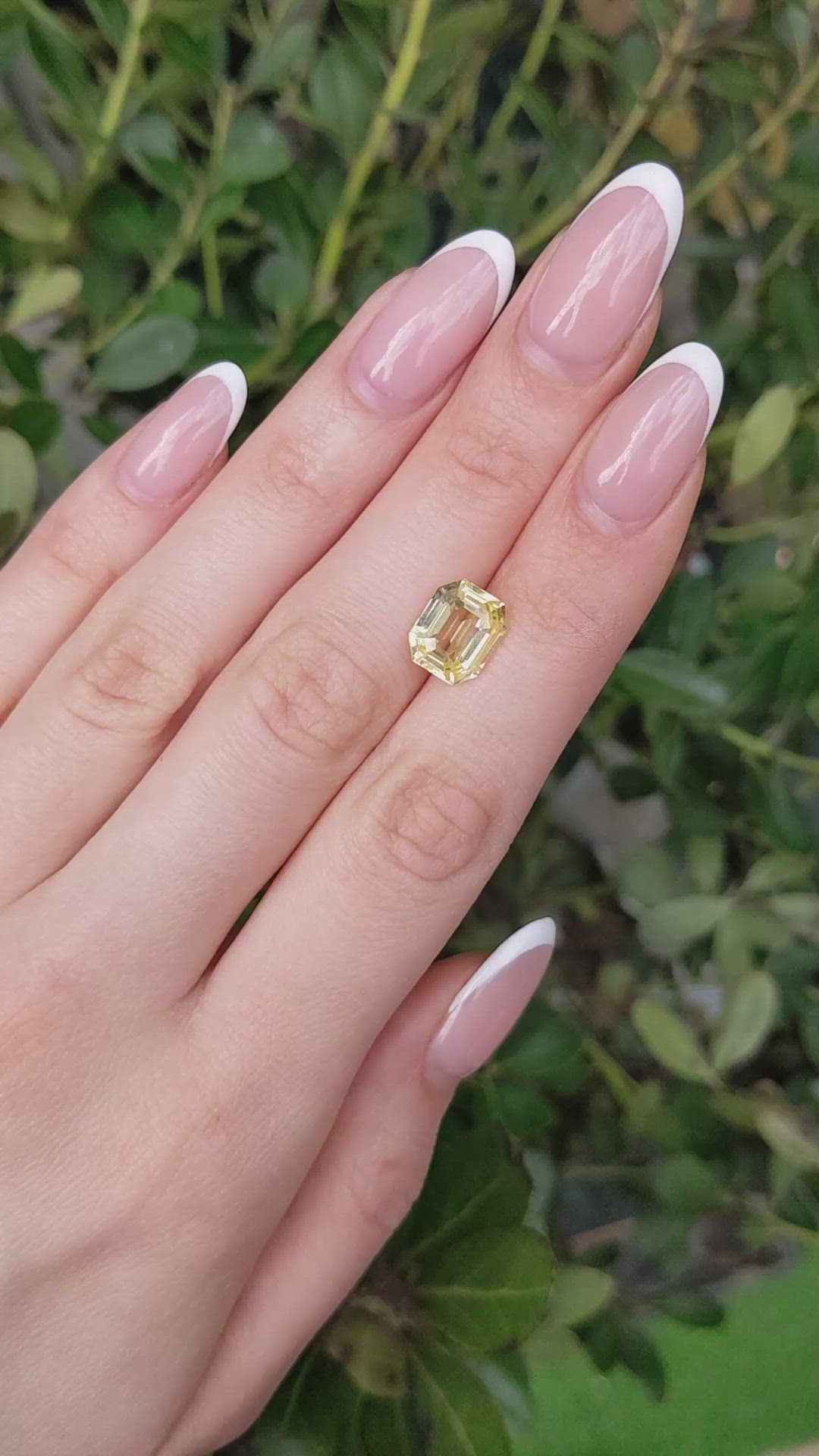 5.10 Ct. Yellow Sapphire from Ceylon (Sri Lanka) Size Video