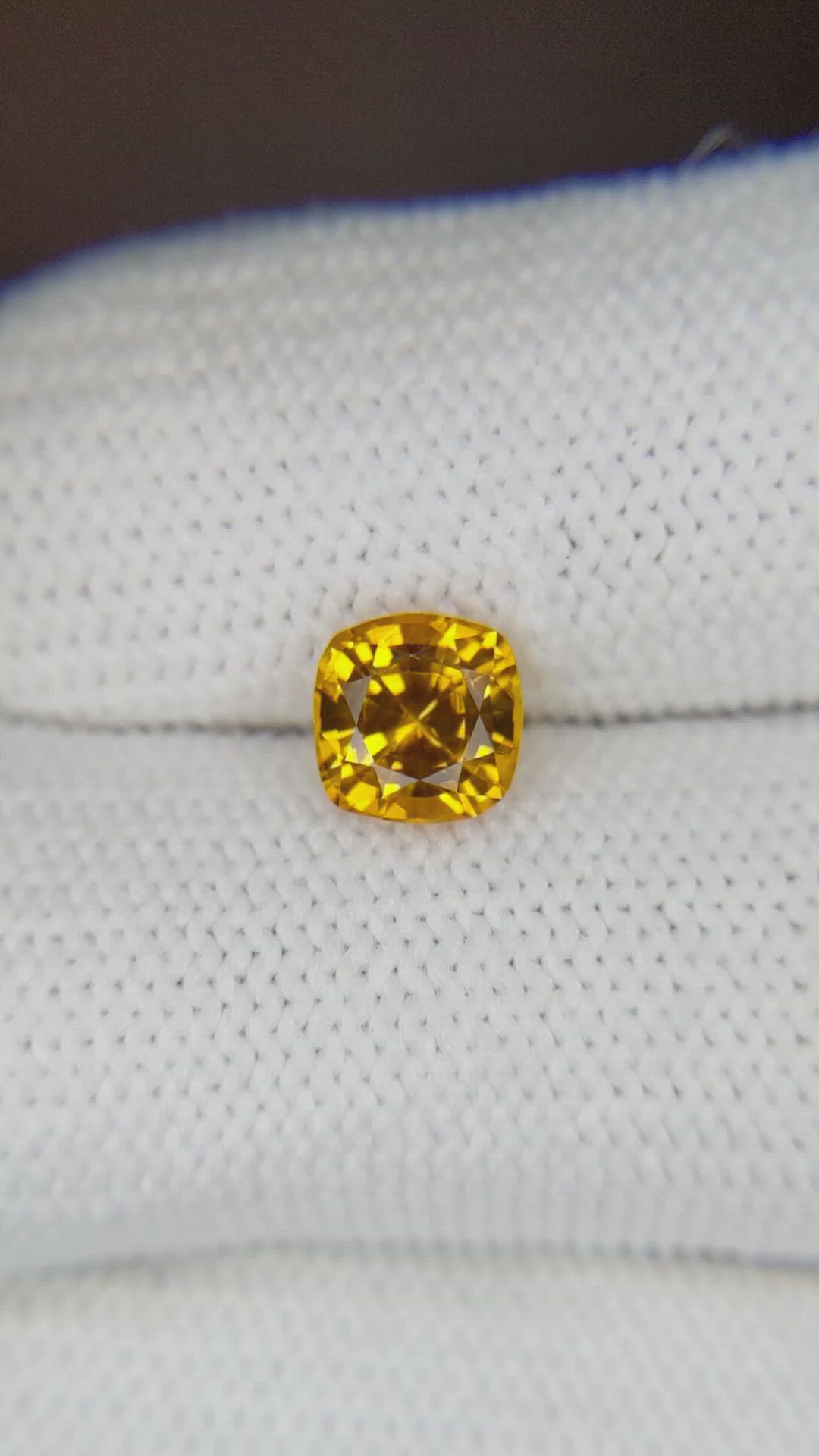 1.31 Ct. Yellowish Orange Sapphire from Ceylon (Sri Lanka) Size Video