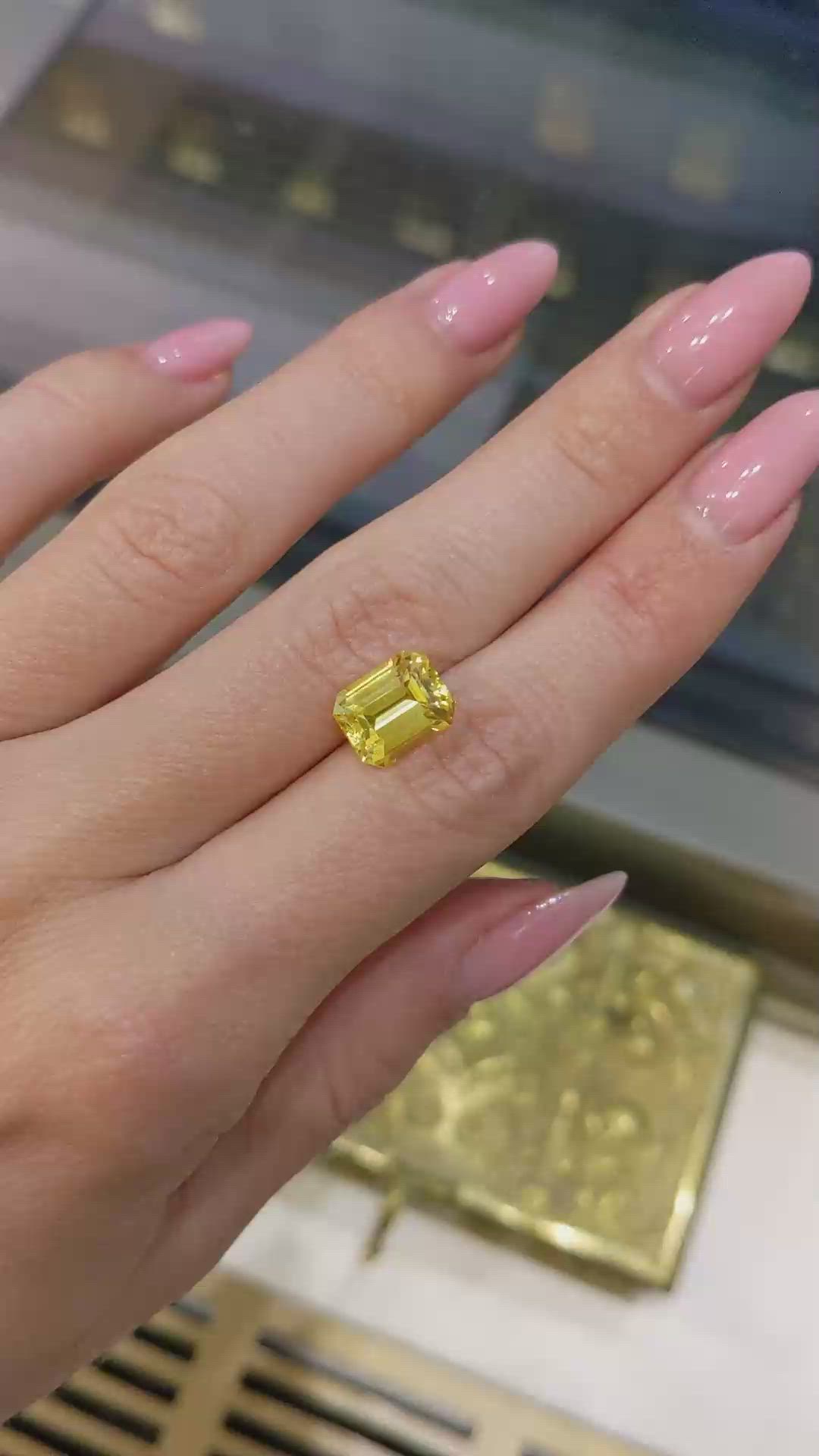 5.02 Ct. Yellow Sapphire from Ceylon (Sri Lanka) Size Video