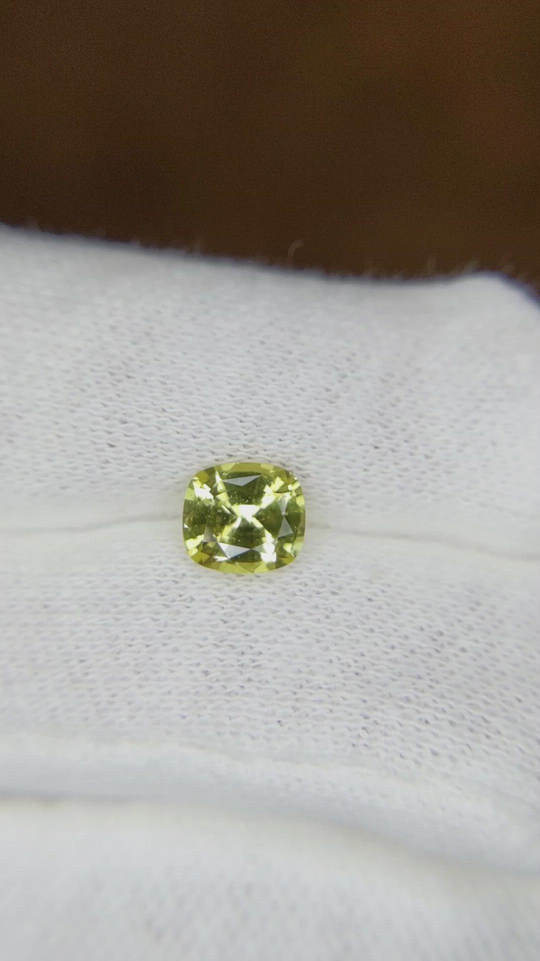 1.34 Ct. Greenish Yellow Sapphire from Ceylon (Sri Lanka) Size Video