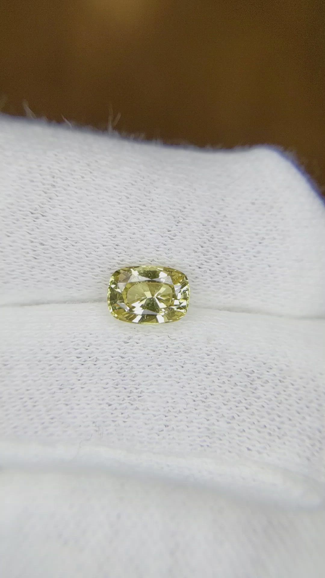 1.42 Ct. Yellow Sapphire from Ceylon (Sri Lanka) Size Video