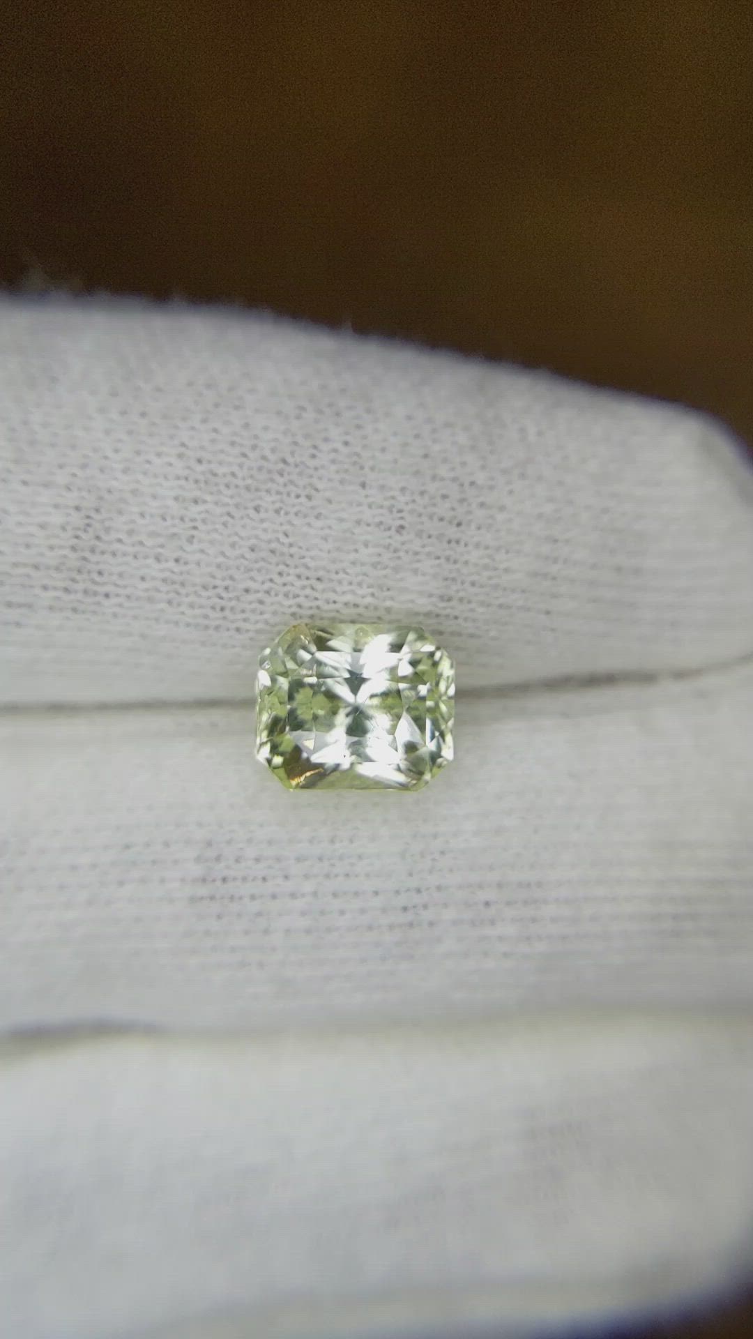 3.16 Ct. Sapphire from Ceylon (Sri Lanka) Size Video