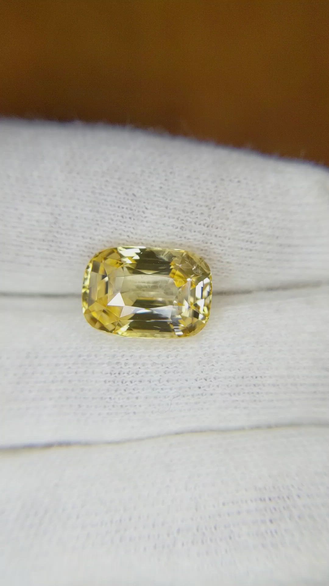 6.05 Ct. Yellow Sapphire from Ceylon (Sri Lanka) Size Video