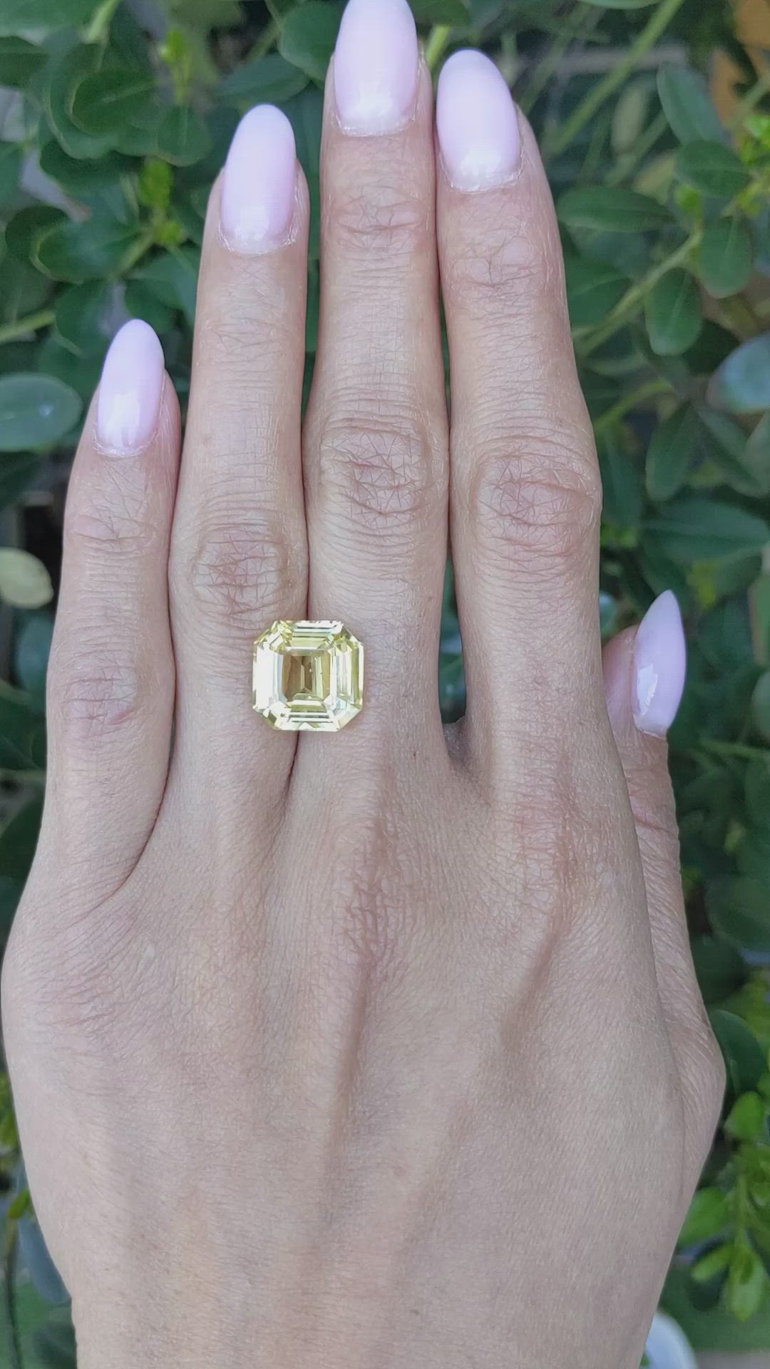 10.02 Ct. Yellow Sapphire from Ceylon (Sri Lanka) Size Video