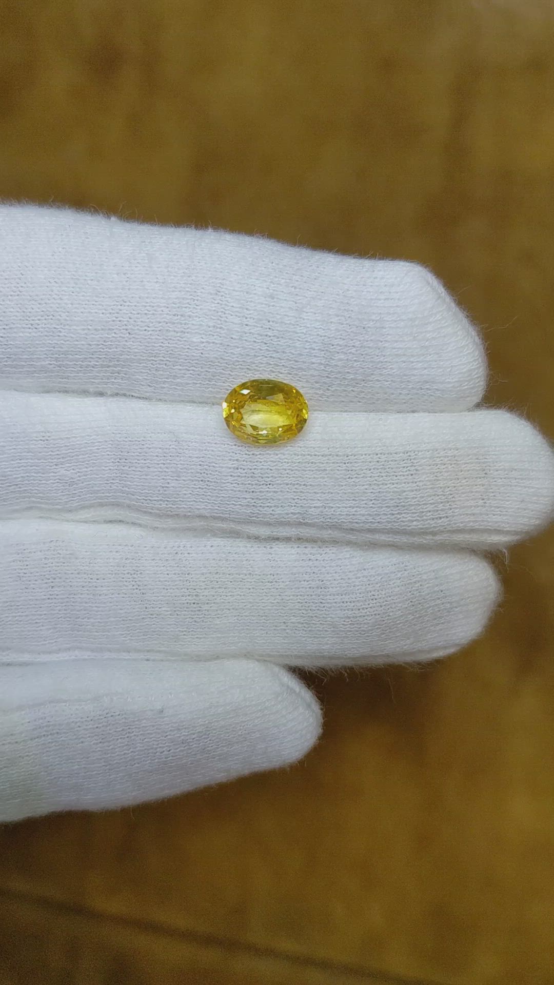 2.10 Ct. Yellow Sapphire from Ceylon (Sri Lanka) Size Video