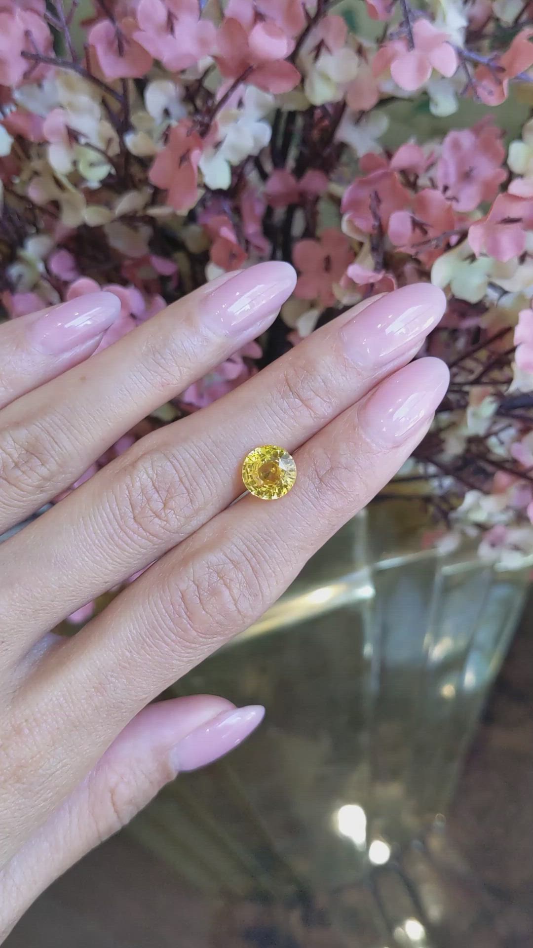 3.53 Ct. Yellow Sapphire from Ceylon (Sri Lanka) Size Video