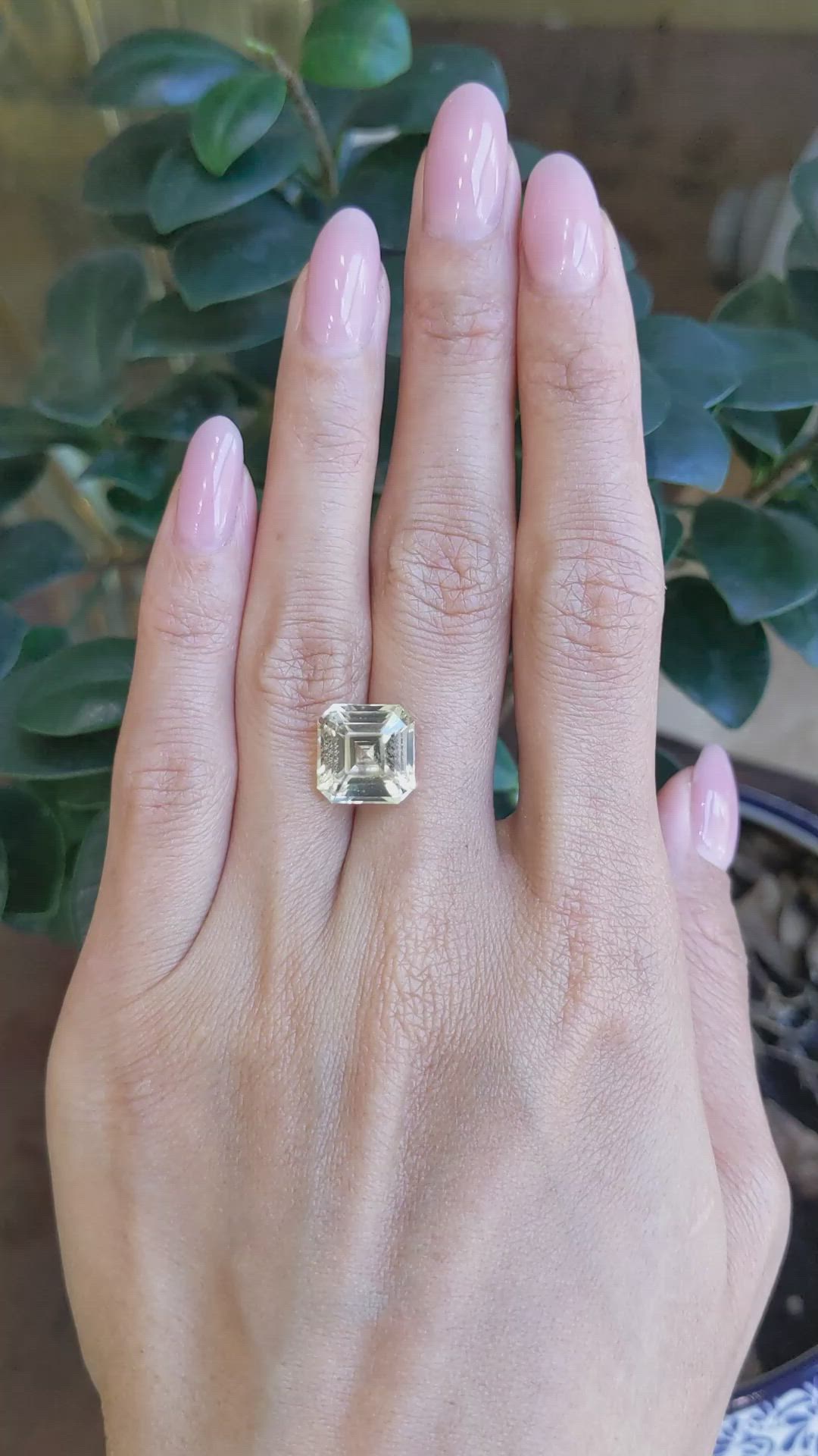 10.20 Ct. Yellow Sapphire from Ceylon (Sri Lanka) Size Video