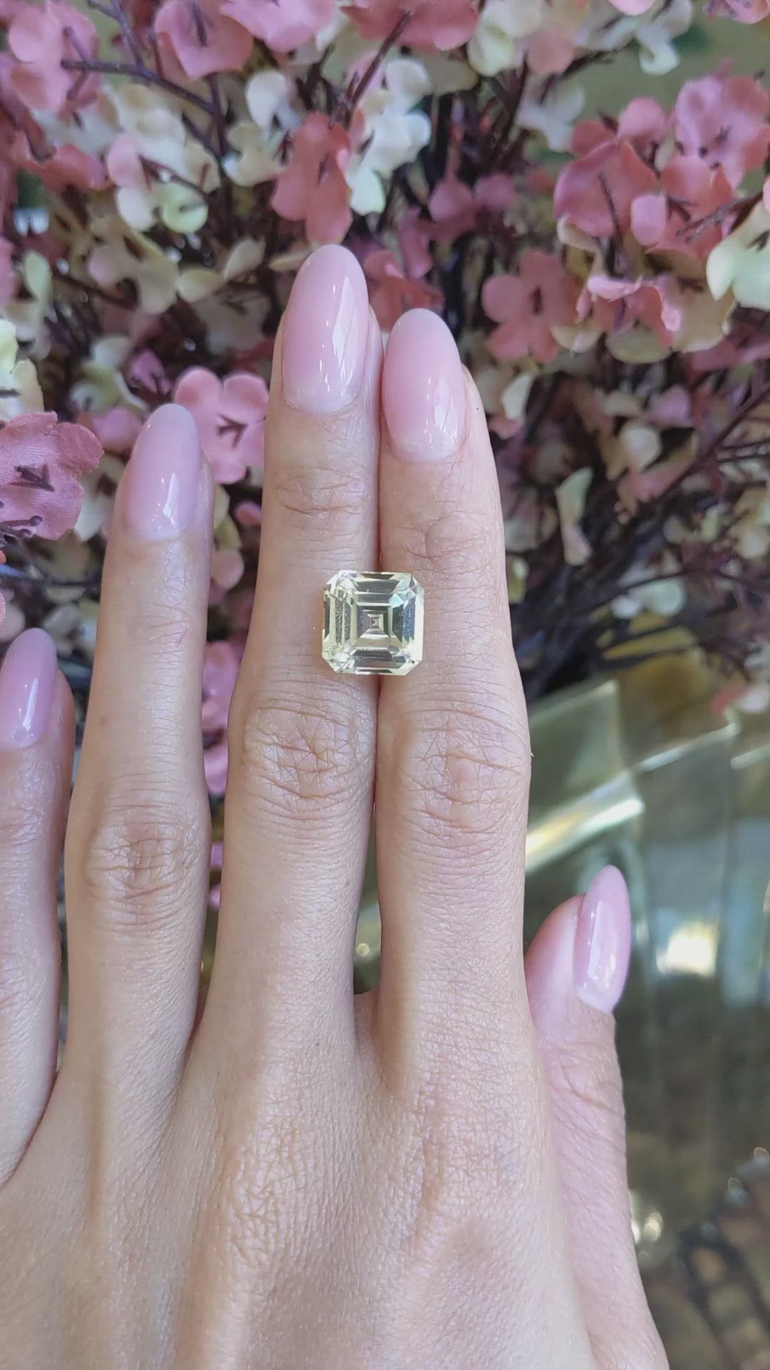 10.20 Ct. Yellow Sapphire from Ceylon (Sri Lanka) Size Video