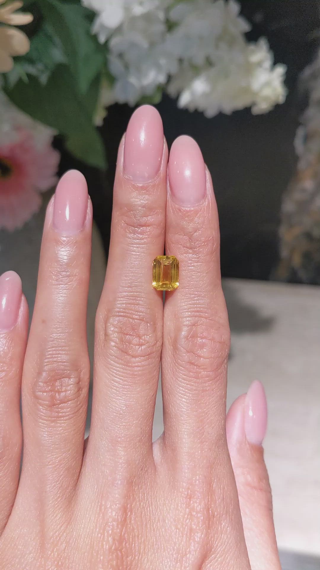 2.61 Ct. Yellow Sapphire from Ceylon (Sri Lanka) Size Video